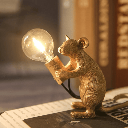 Bordlampe med Muselampe Design – Charmerende og Energi Effektiv Belysning Lamper Tech Butik Guld Ser Til Siden
