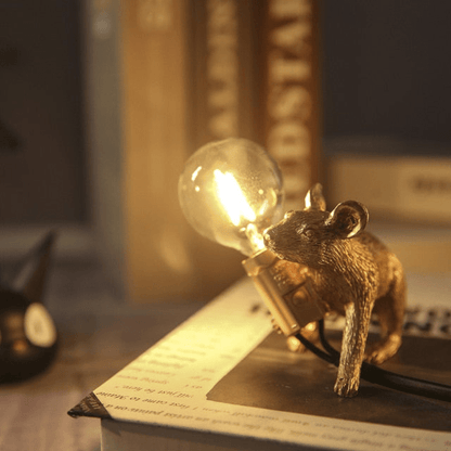 Bordlampe med Muselampe Design – Charmerende og Energi Effektiv Belysning Lamper Tech Butik Guld Kryber Væk