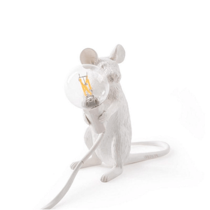 Bordlampe med Muselampe Design – Charmerende og Energi Effektiv Belysning Lamper Tech Butik Hvid Ser Til Siden