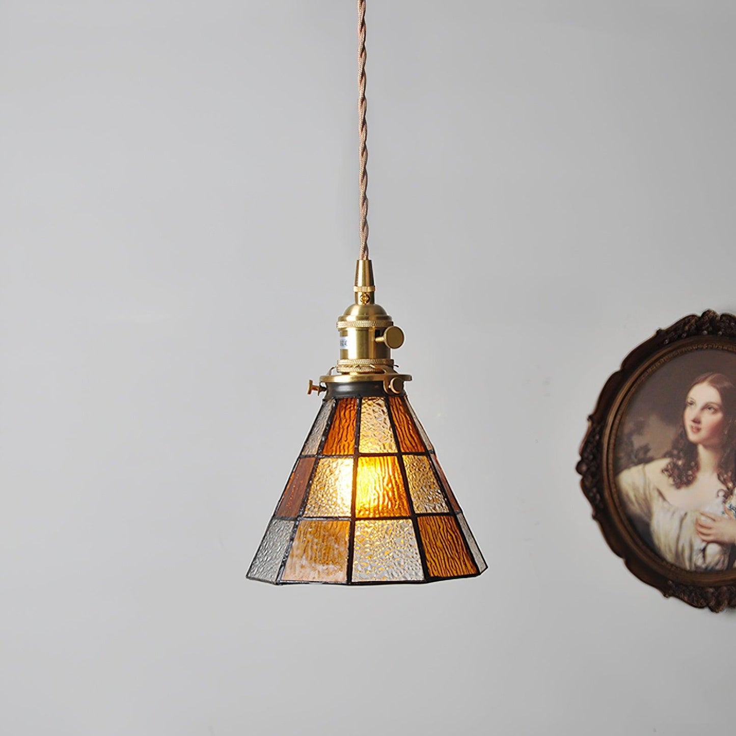 Chic Retro Hængelampe med Kunstnerisk Metal- og Glasdesign Hængelamper Tech Butik Dia 17cm x H 13.5cm Orange+Uigennemsigtig
