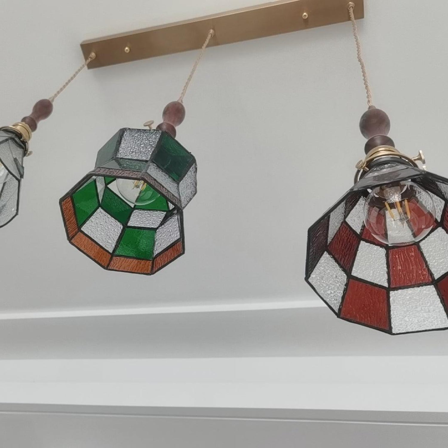 Chic Retro Hængelampe med Kunstnerisk Metal- og Glasdesign Hængelamper Tech Butik