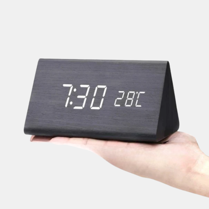 LED Træbordur med Stemmeaktivering – Moderne Elegance Møder Smart Teknologi Clocks Tech Butik Sort trekant