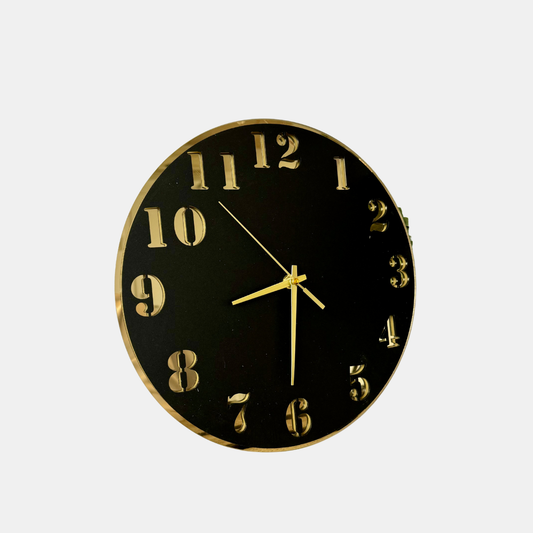 Moderne Vægur i Mat Sort med Spejl-Akryl – Stilfuldt Ur til Stuen Vægure Tech Butik Guld 30x30 cm.