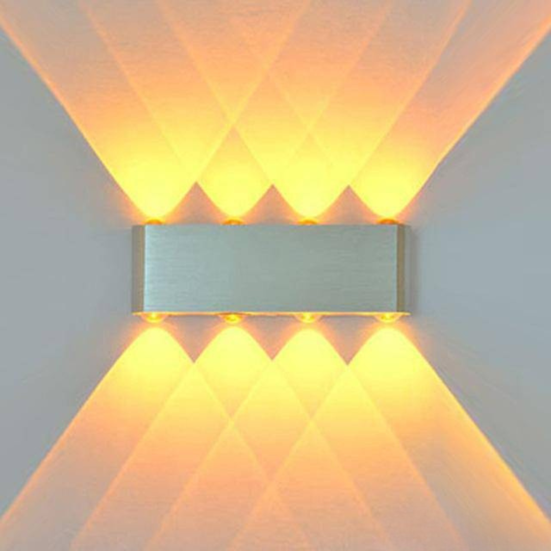 Krom LED Væglampe – Moderne Design med Farverig Stemning Væglamper Tech Butik Gul