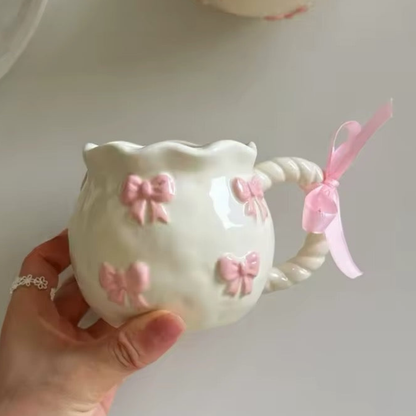 Håndlavet Coquette Kaffekop – Uregelmæssig Rosa Sløjfe i Keramik Krus Tech Butik B