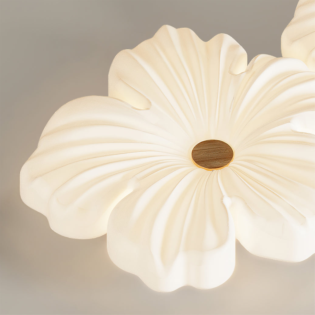 Creme Blomster Loftslampe – elegant belysning med floralt præg Ceiling Lamp Tech Butik