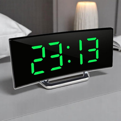 LED Digitalt Vækkeur – Buet Skærm med Ambient Lys Alarm Clocks Tech Butik Grøn 17 cm × 7 cm × 3 cm
