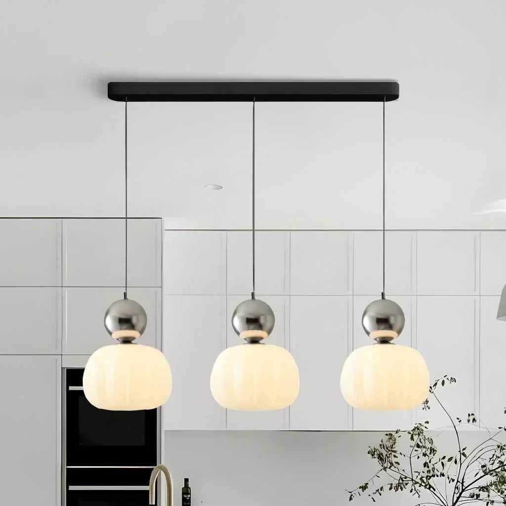 Elegant Art Deco Hanglamp Med Raffineret Design I Crème, Krom, Grøn, Rød Pendellampe Tech Butik Sølv Trio