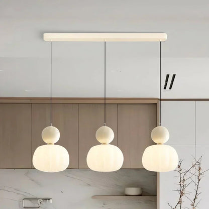 Elegant Art Deco Hanglamp Med Raffineret Design I Crème, Krom, Grøn, Rød Pendellampe Tech Butik Beige Trio