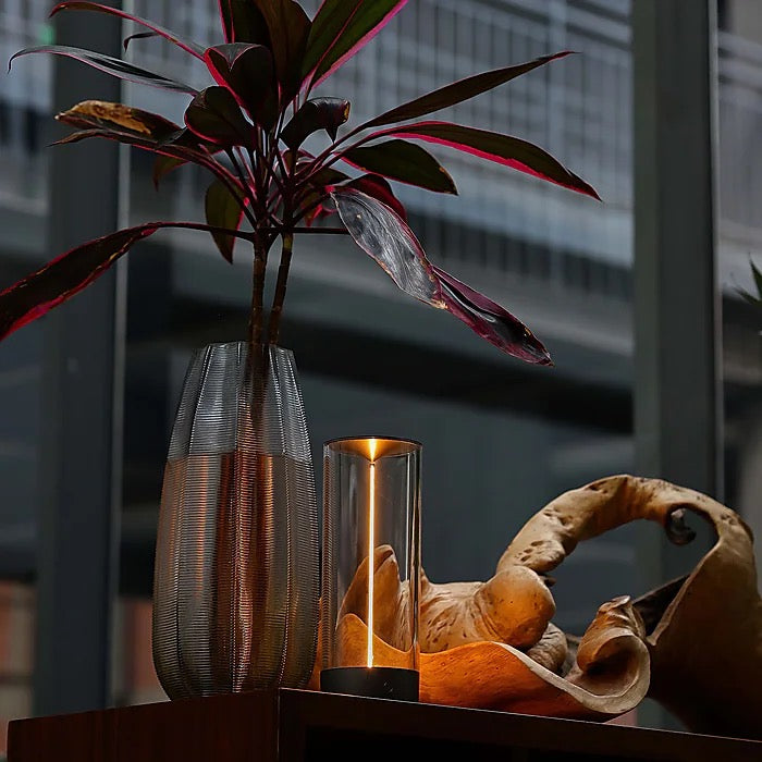 Elegant Bordlampe Med Blødt Lys Til Indendørs Brug Glowline Tech Butik