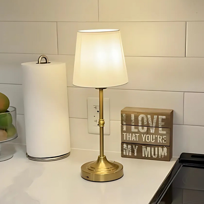 Elegant Bordlampe i Hvid Metal og Glas til Moderne Indretning Bordlampe Tech Butik