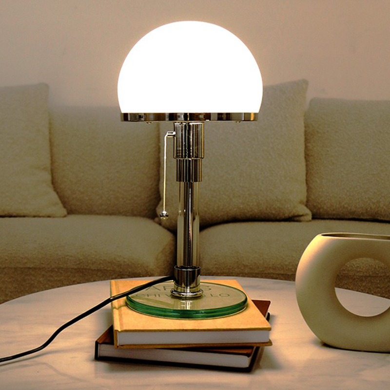 Elegant Bordlampe med Opalglas Skærm og Grøn Base Bordlampe Tech Butik