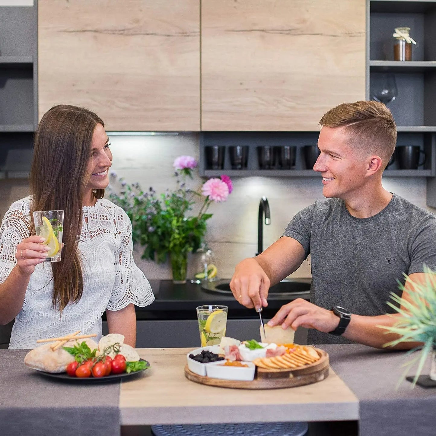 Elegant Skærebræt – Komplet Charcuterie Præsentation Serveringsfade Tech Butik