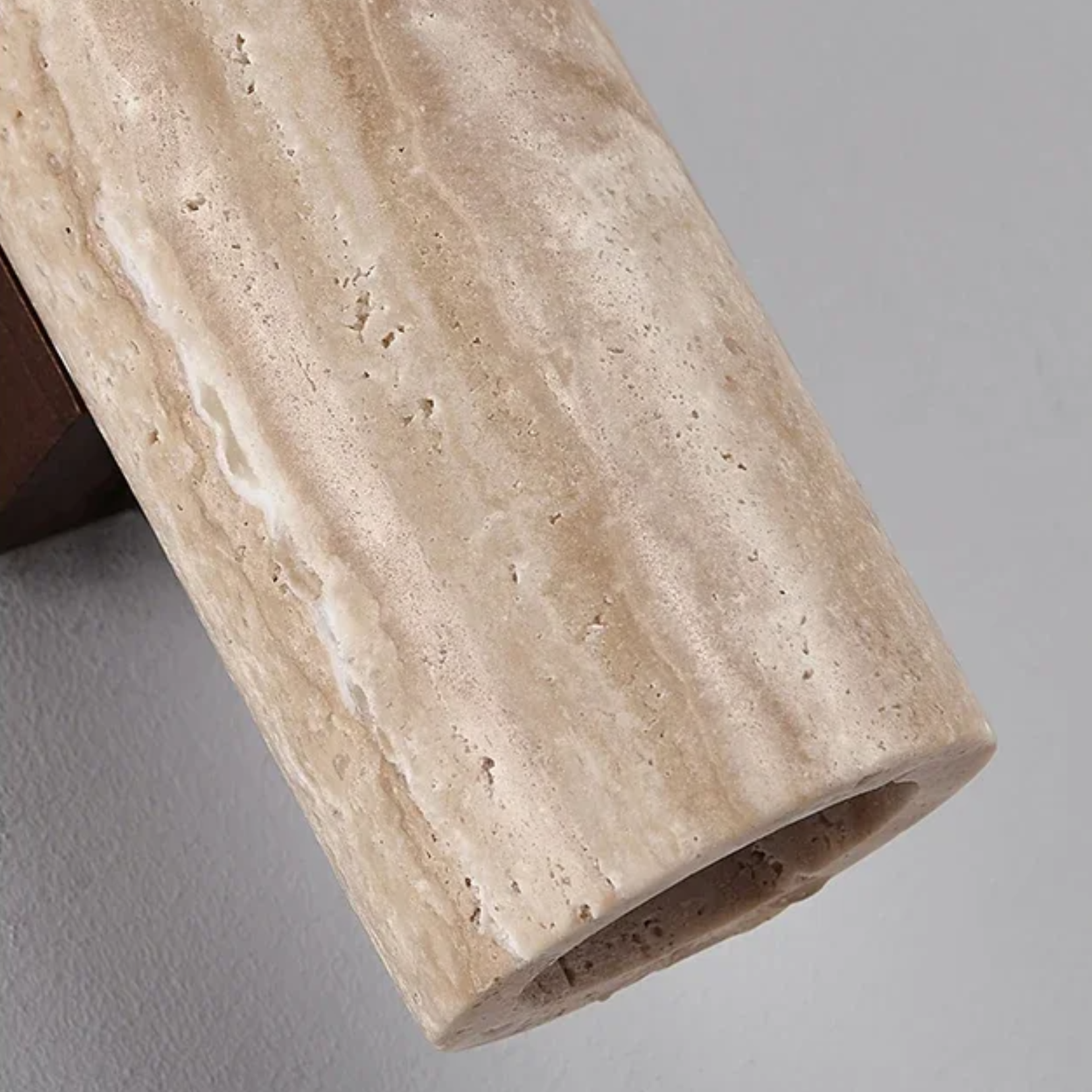 Elegant Vægskonce i Travertin – Minimalistisk LED Belysning til Stuen Væglamper Tech Butik