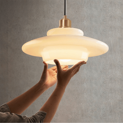 Elegant Hvid Glas Pendellampe Justerbar Højde Belysning Tech Butik