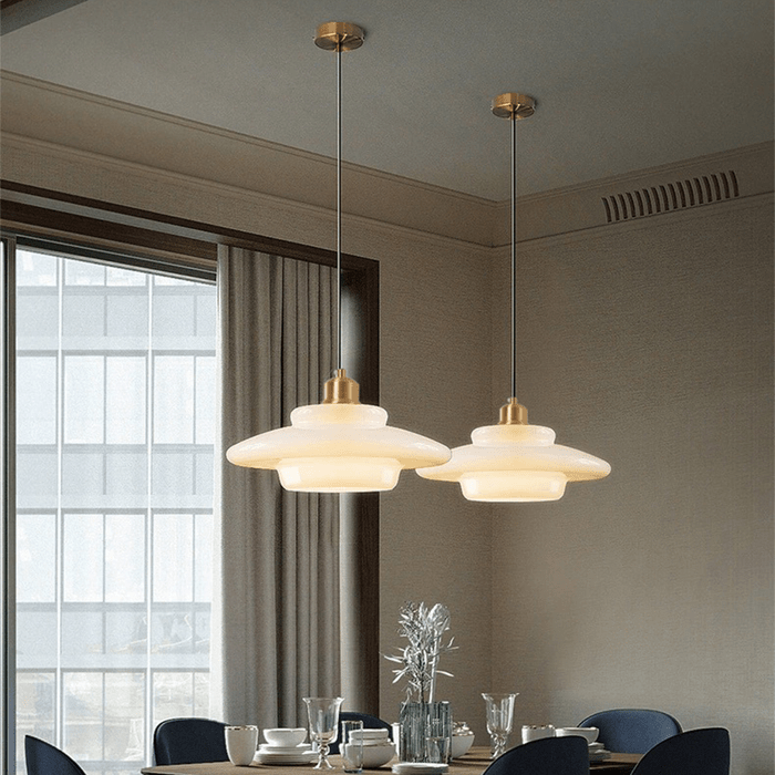 Elegant Hvid Glas Pendellampe Justerbar Højde Belysning Tech Butik