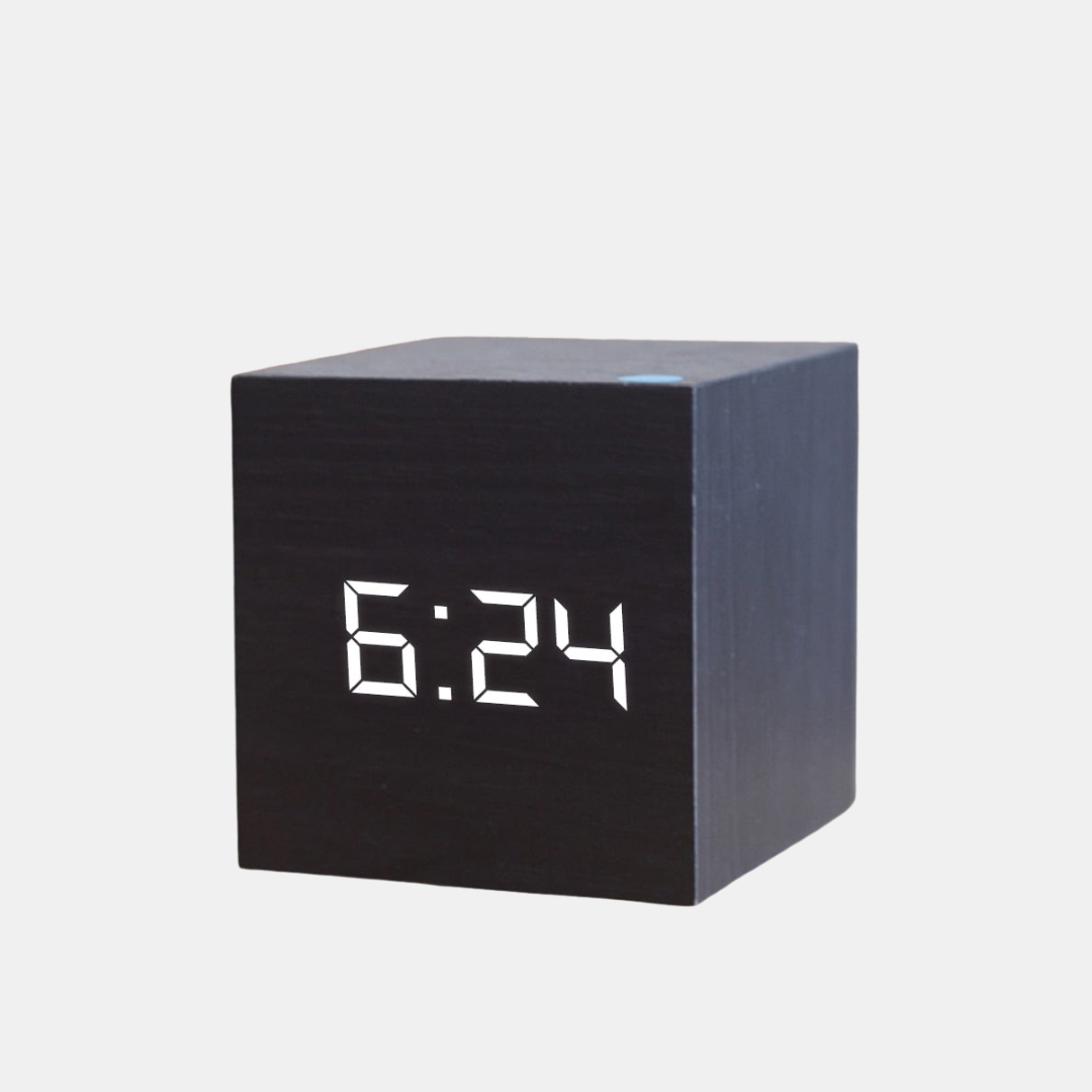 Firkantet Digital Vækkeur – Klar LED-Display til Ethvert Rum Ure & Vækkeure Tech Butik Sort-Hvid