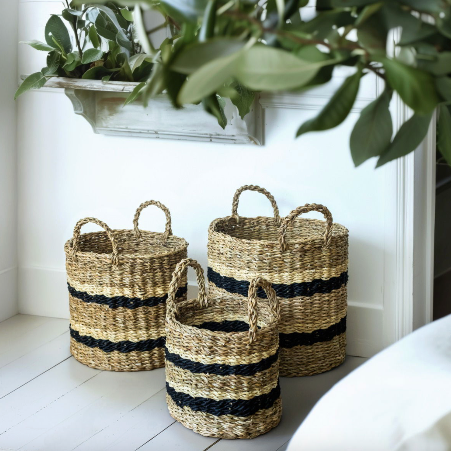 Sæt af Rattan Kurve med Striber – Stilfuld og Funktionel Opbevaring Kurve Tech Butik