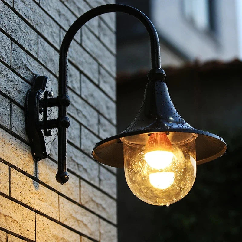Vandtæt Udendørs Væglampe – Holdbar Belysning til Gårdhave og Udendørsområder Lamps & Lighting Tech Butik