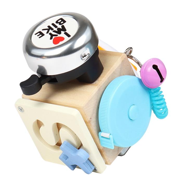 Udvikler finmotorik – Busy Cube Træterning Educational Toys Tech Butik Undervejs