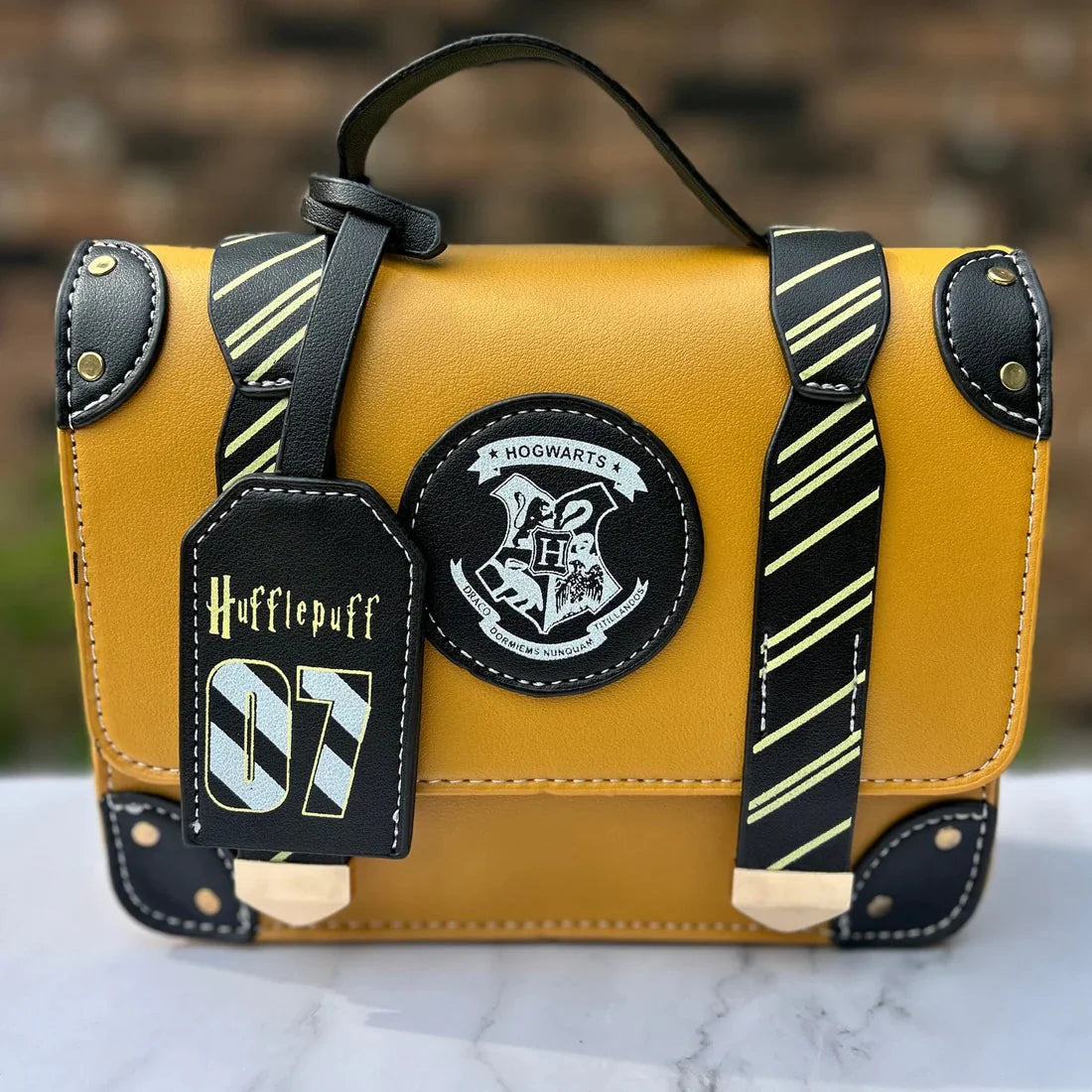 Stilfuld Skuldertaske – Håndlavede Accessories med Vintage-Inspiration Håndtasker Tech Butik Hufflepuff Mini