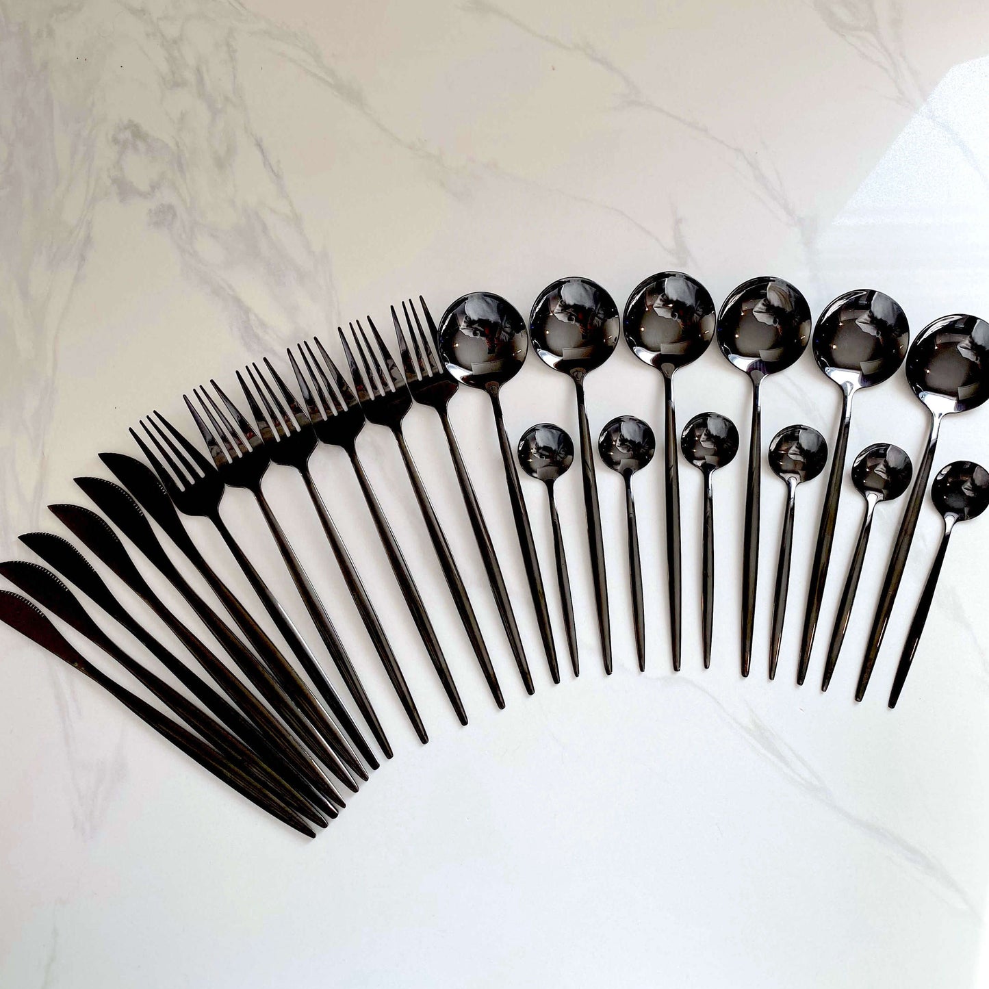 Minimalistisk Sort Bestiksæt – Holdbare & Chic Spiseredskaber Flatware Tech Butik