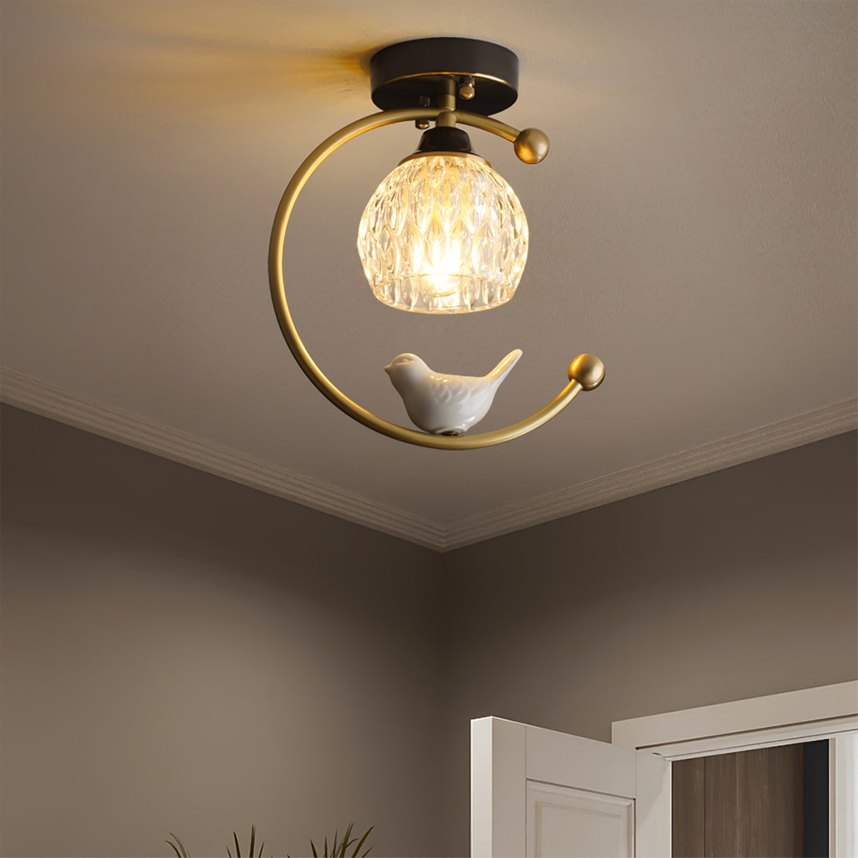 Keramisk Loftlampe med Fugledetalje og Elegante Former Loftslampe Tech Butik
