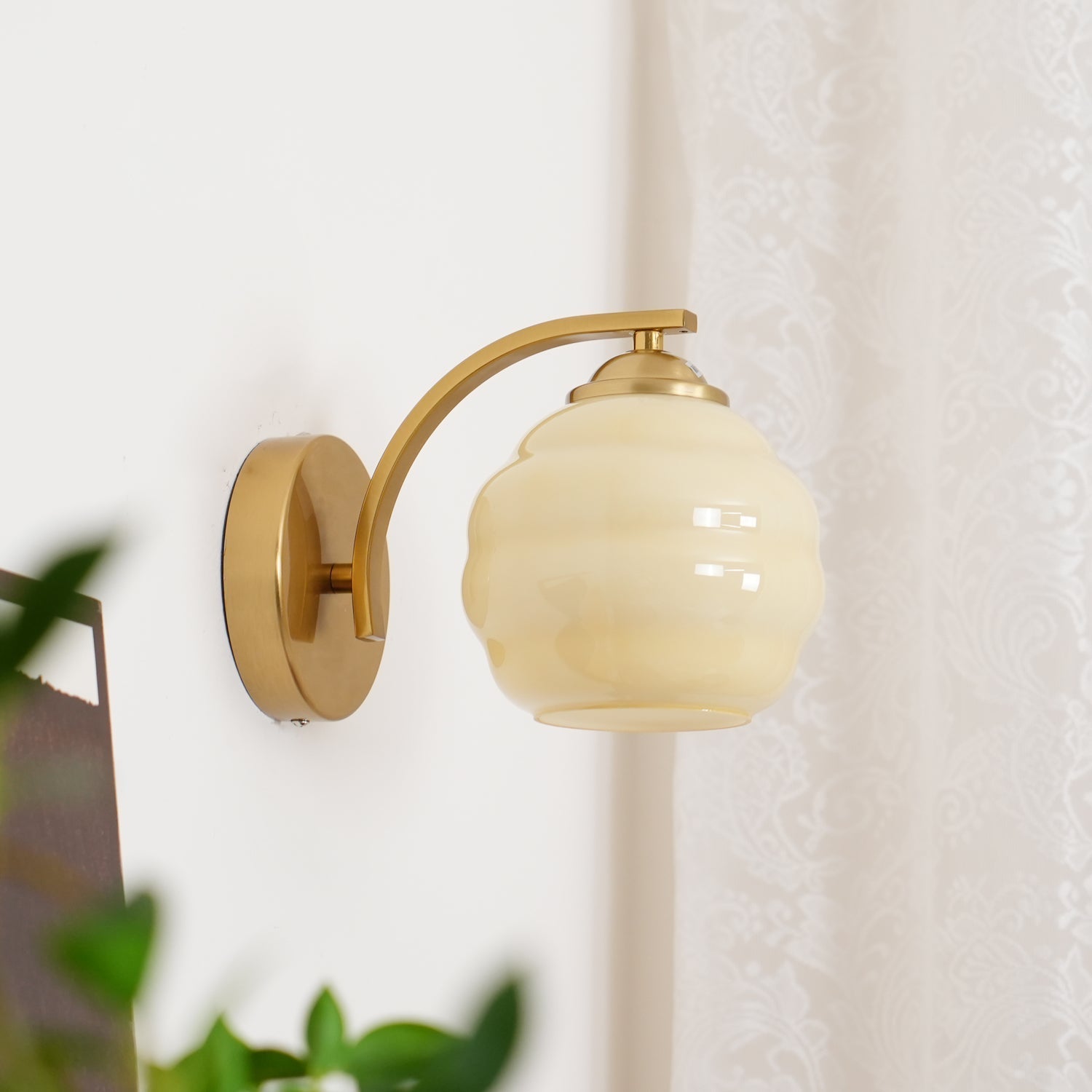 Klassisk Vintage Væglampe med Buet Glas Væglamper Tech Butik