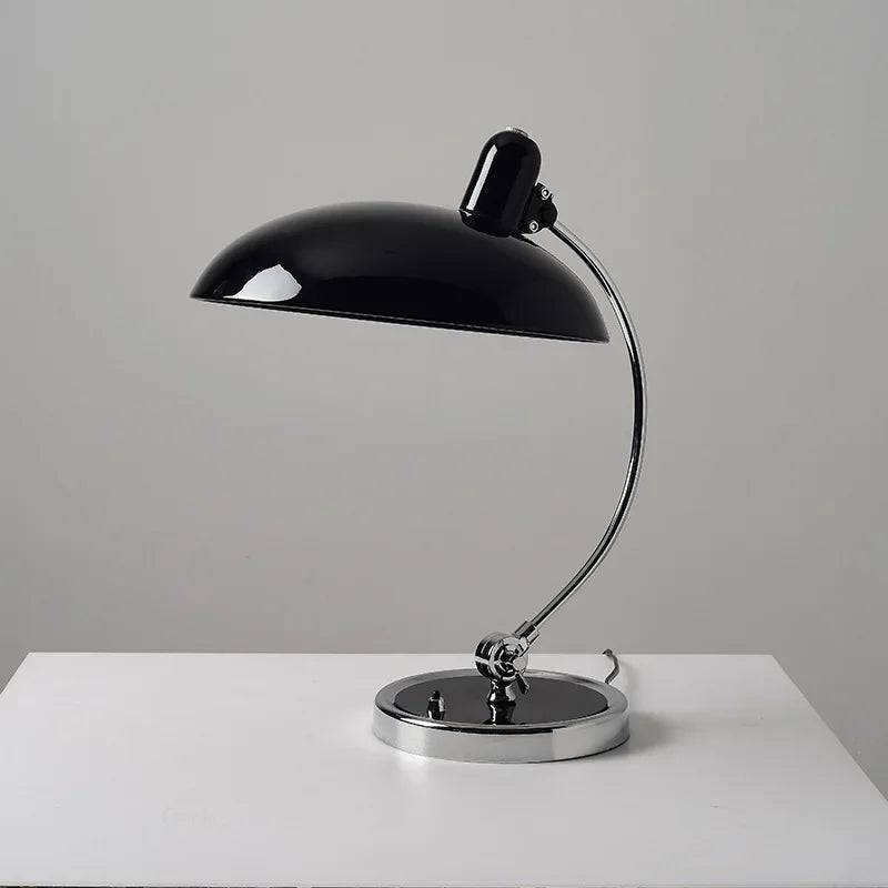 Minimalistisk Bordlampe i Metal – Elegant LED Belysning til Stue og Soveværelse Bordlamper Tech Butik Sort
