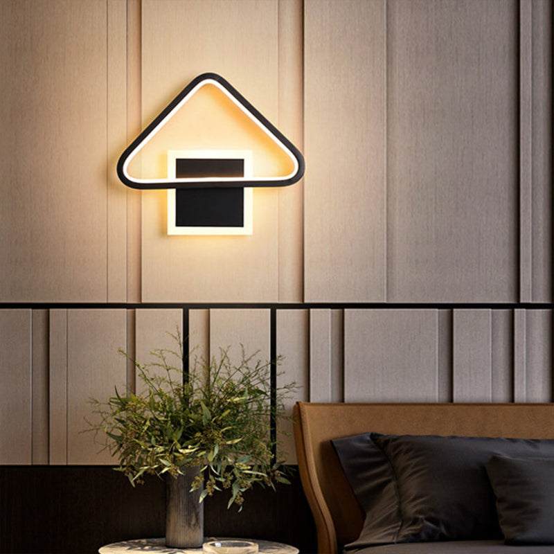 Moderne Geometrisk Trekant LED Væglampe med Glinsende Guld Finish Væglamper Tech Butik