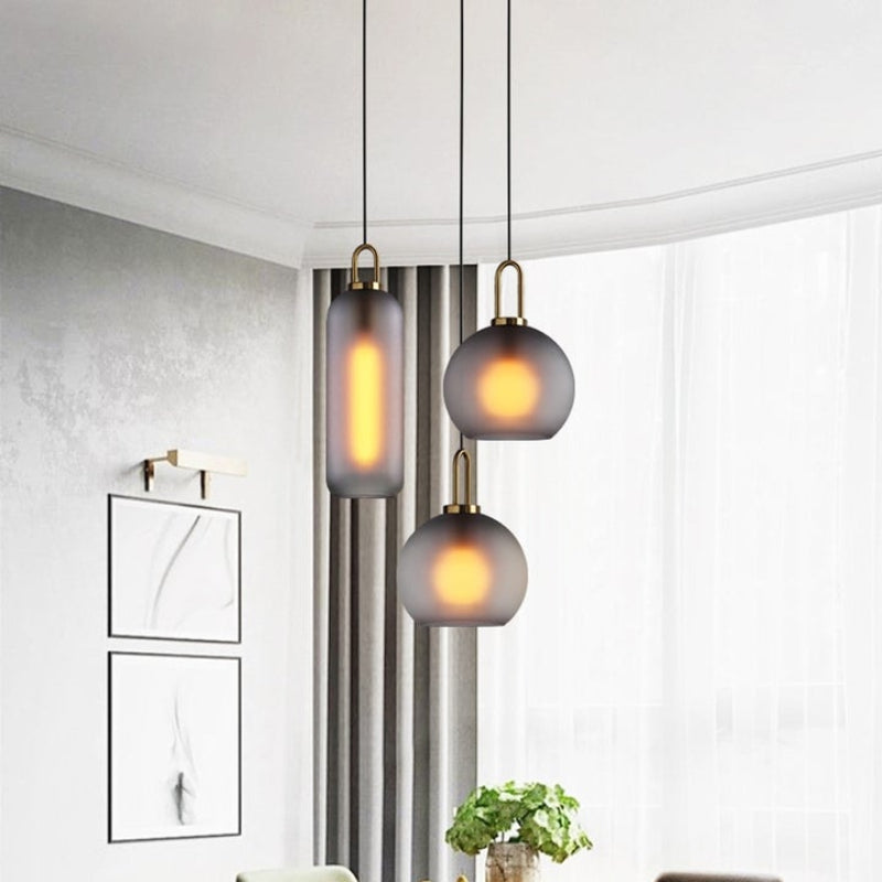 Moderne Glaspendellamper med Elegant Messingfod Pendellampe Tech Butik