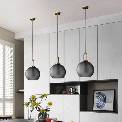Moderne Glaspendellamper med Elegant Messingfod Pendellampe Tech Butik