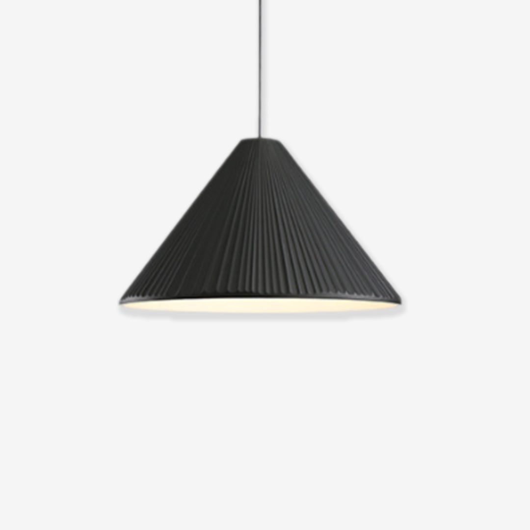 Moderne Hat-vedhængslampe i Harpiks til Stilfulde Rum Hængelamper Tech Butik Sort Dia 32cm x H 18cm Varm hvid