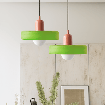 Moderne Pendel i farvet glas