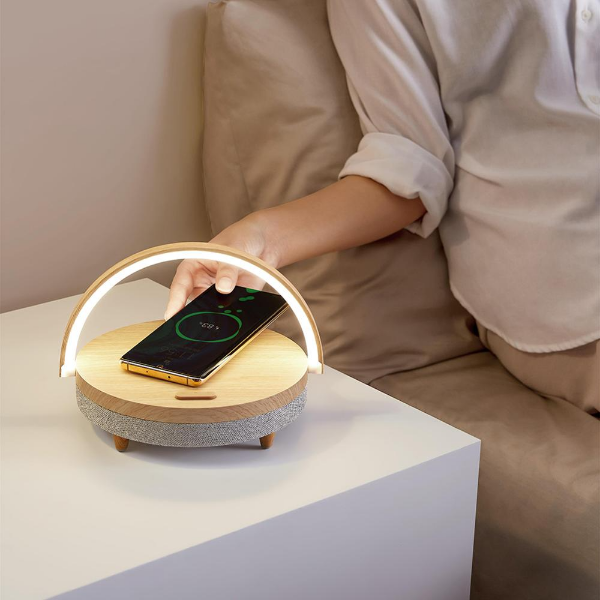 Moderne Trådløs Oplader Højttaler Lampe med Justerbar Lysstyrke Højttalere & Lyd Tech Butik