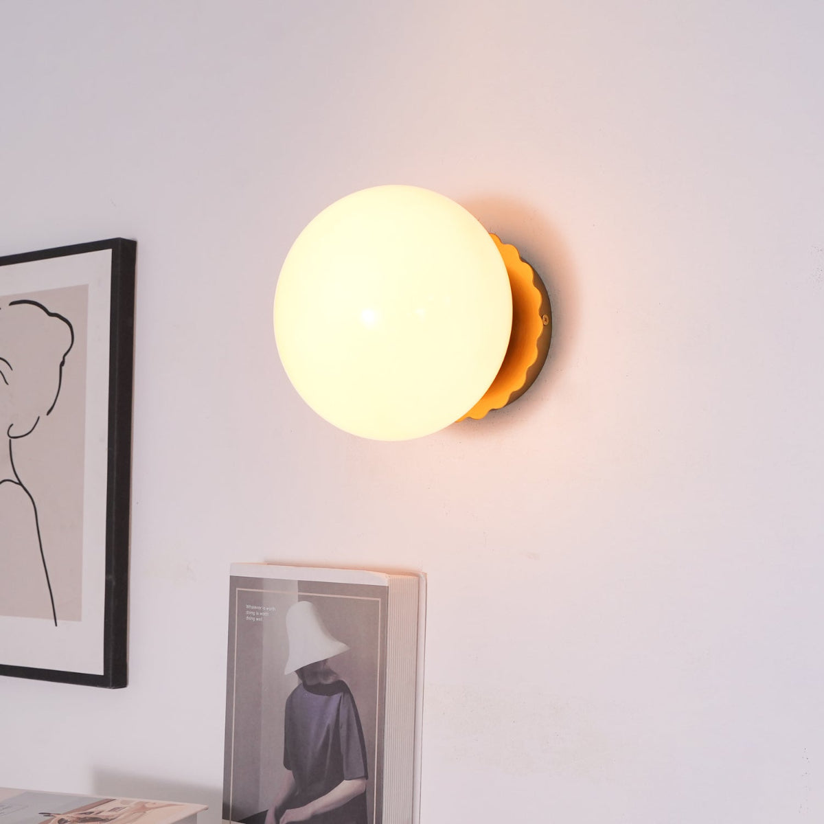 Moderne Væglampe med Glas Kugle til Soveværelse og Stue Væglamper Tech Butik
