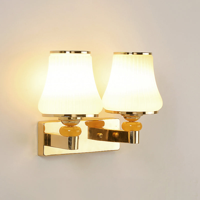 Moderne Væglampe med Kunstnerisk Buet Skærm Væglamper Tech Butik Klokke 2-Lys