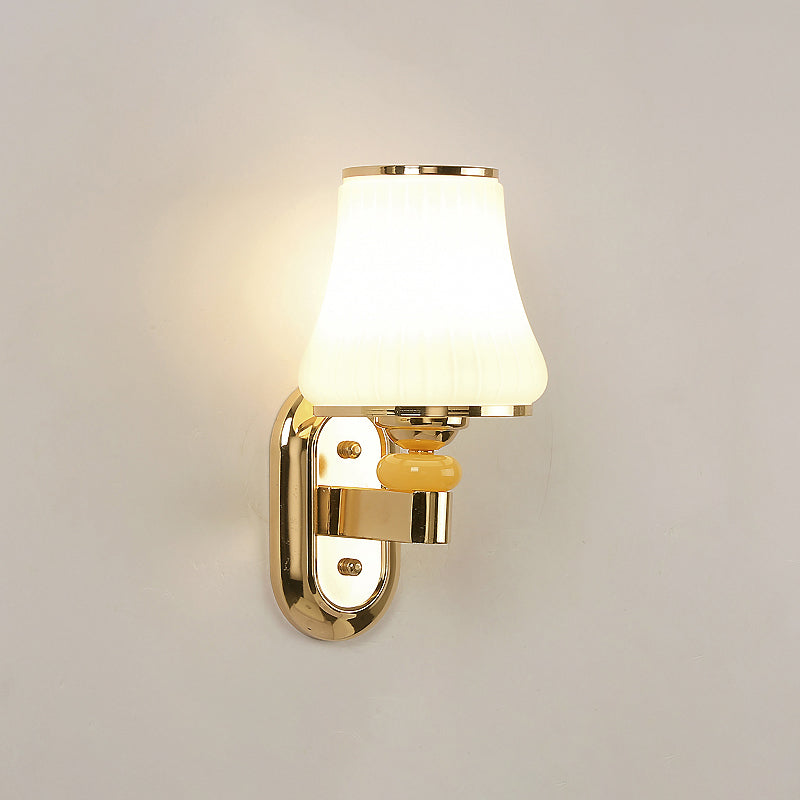 Moderne Væglampe med Kunstnerisk Buet Skærm Væglamper Tech Butik Klokke 1-Lys