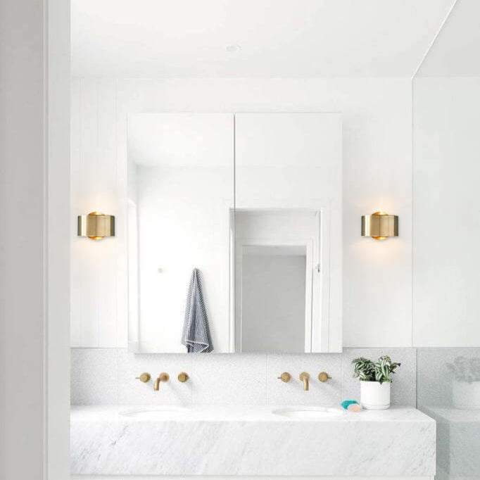 Moderne Vægskonce i Børstet Messing – Elegant Belysning til Hjemmet Belysning Tech Butik Default