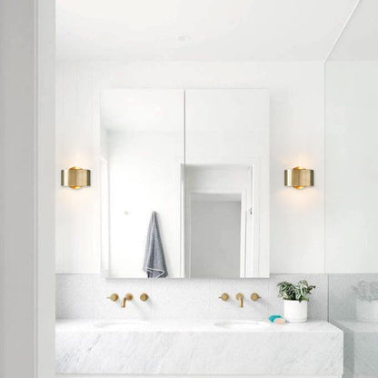 Moderne Vægskonce i Børstet Messing – Elegant Belysning til Hjemmet Belysning Tech Butik Default