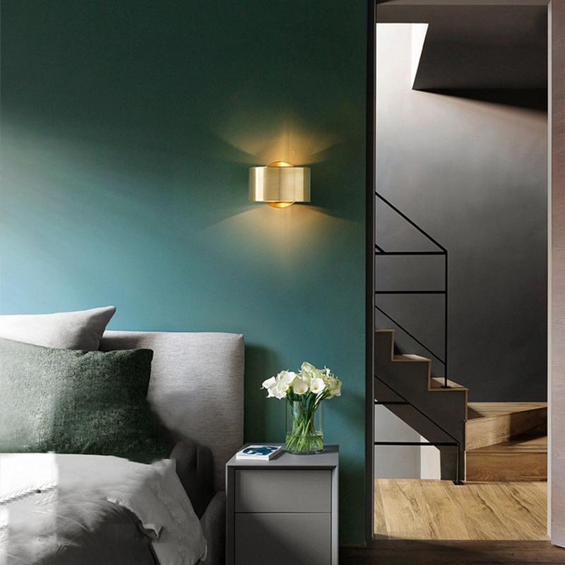 Moderne Vægskonce i Børstet Messing – Elegant Belysning til Hjemmet Belysning Tech Butik