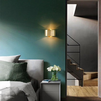 Moderne Vægskonce i Børstet Messing – Elegant Belysning til Hjemmet Belysning Tech Butik