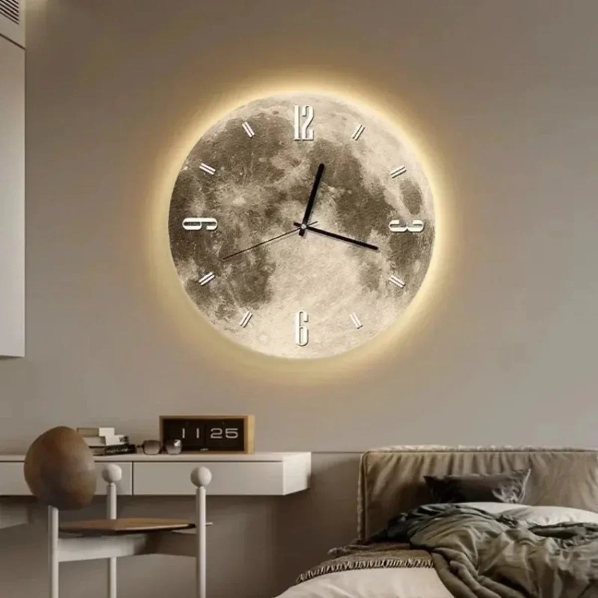 Moderne måne vægur med blød belysning Ure Tech Butik Måne B 30cm