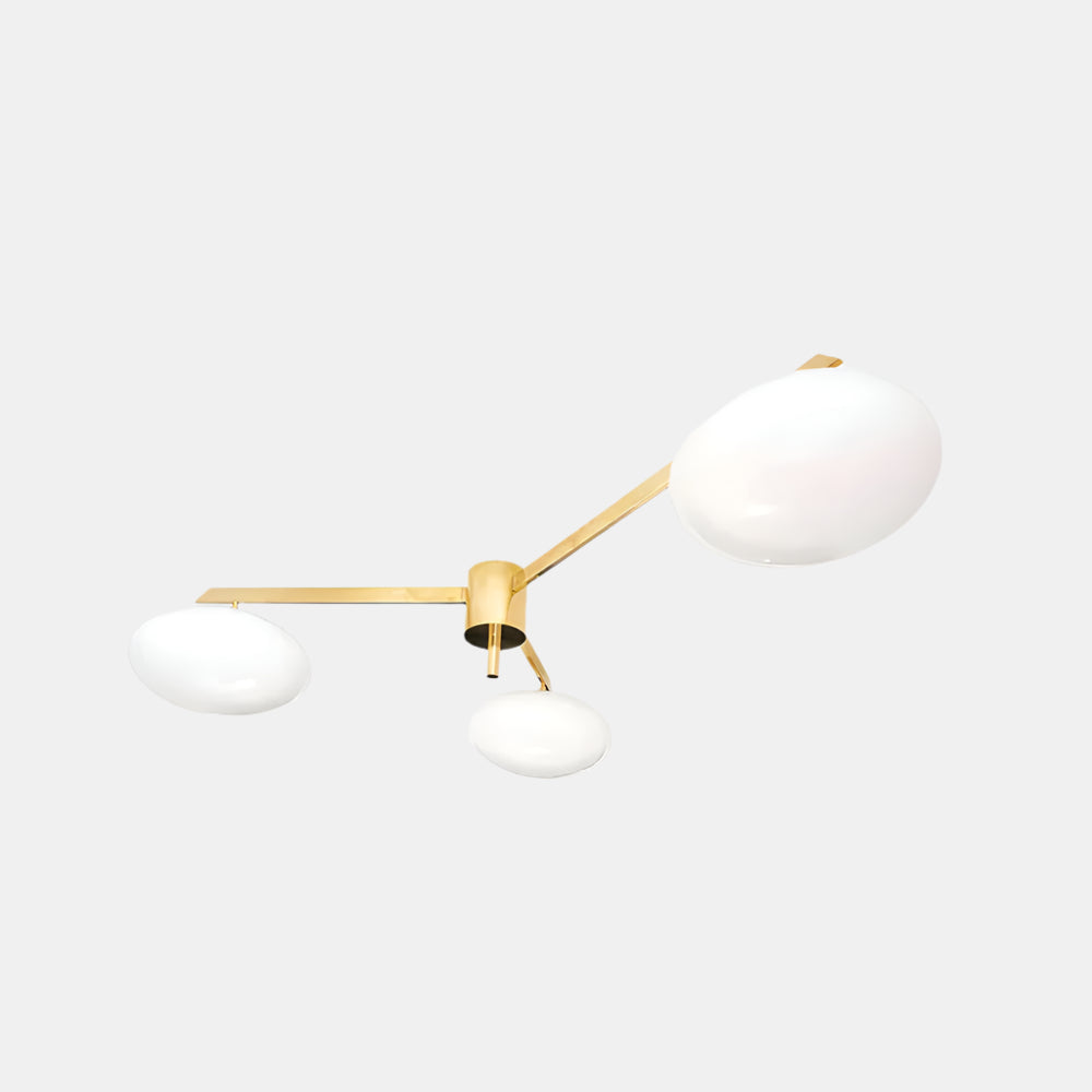 Moderne plafondlamp van ondoorzichtig glas met messing armen Loftslampe Tech Butik