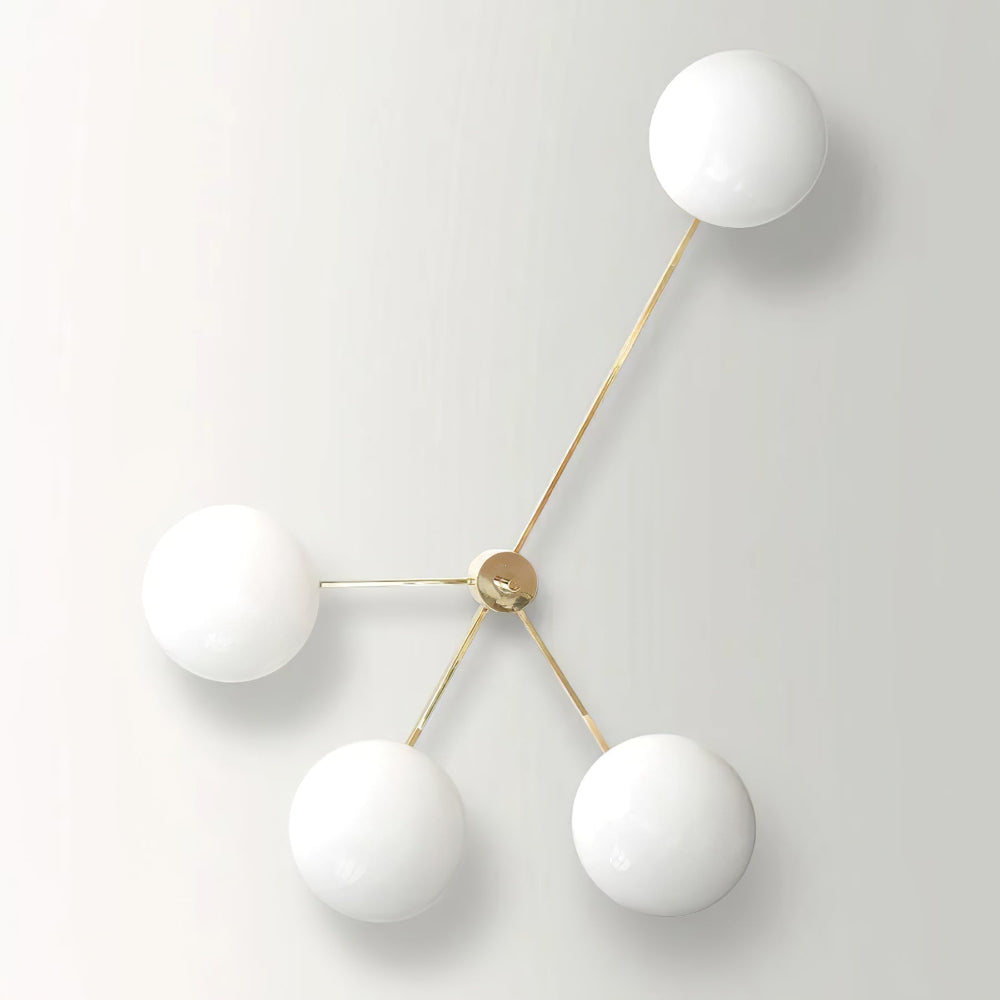 Moderne plafondlamp van ondoorzichtig glas met messing armen Loftslampe Tech Butik 4 Hoveder Ø 146 cm x H 22.5 cm Messing