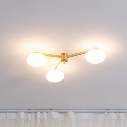Moderne plafondlamp van ondoorzichtig glas met messing armen Loftslampe Tech Butik