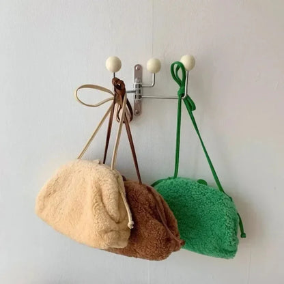 Midcentury vægkrogshylde – Stilfuld organisering med retrocharme Home Tech Butik