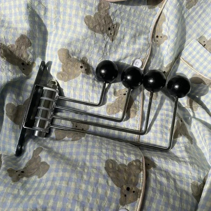 Midcentury vægkrogshylde – Stilfuld organisering med retrocharme Home Tech Butik