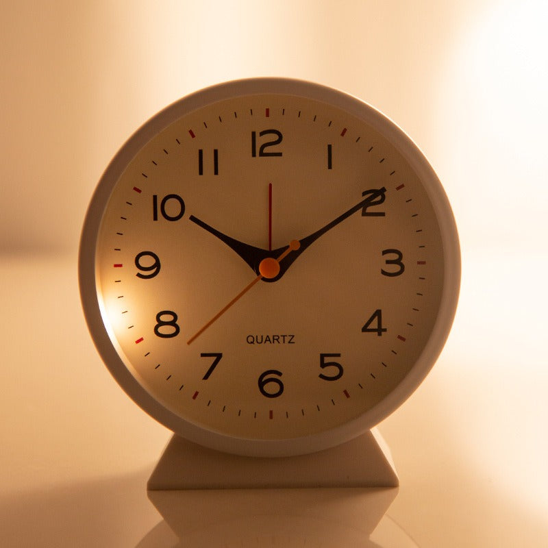 Retro Vækkeur – Lydløst Design med Blødt Lys til Soveværelse eller Skrivebord Clock Tech Butik