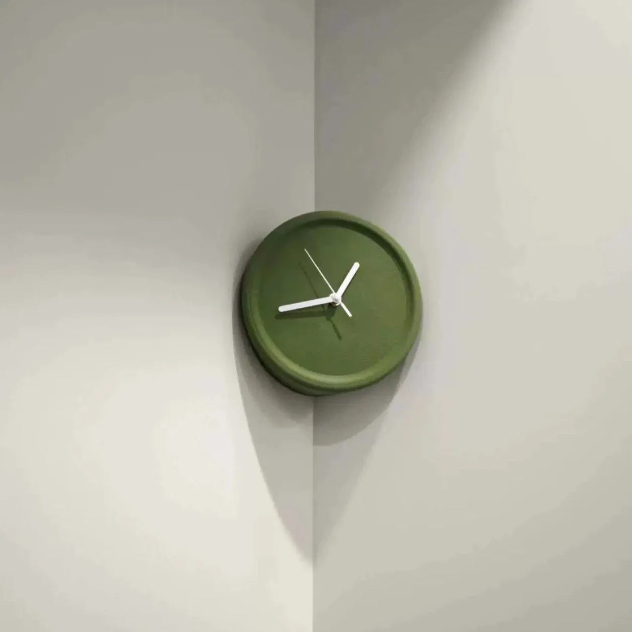 Minimalistisk Nordisk Hjørne-Vægur – Støjsvagt Analogt Design Wall Clocks Tech Butik Stil 2